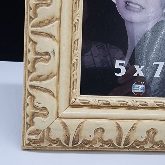 Ornate Greco 5x7 Picture Frame With Vintage Style Carved Design - Picture 7 of 11